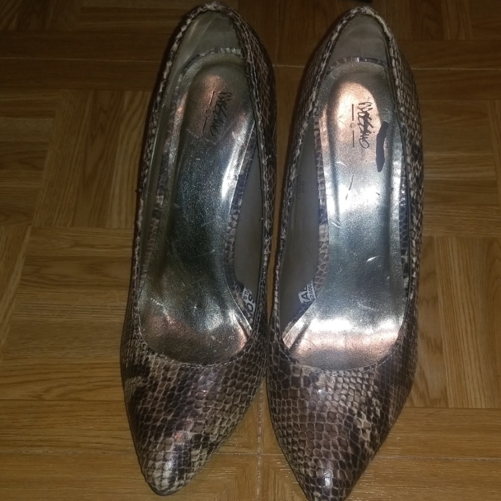 Heels - Picture 4 of 4